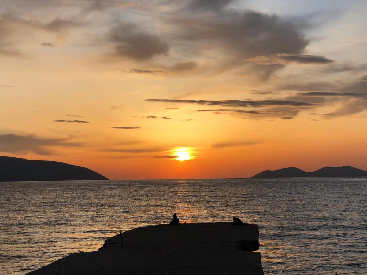 Lungomare Apartment Vlorë Eksteriør bilde
